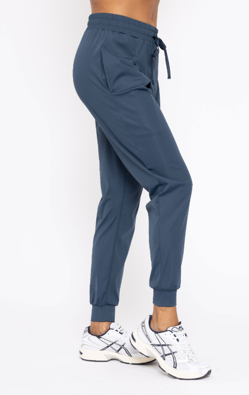 Solid Pleated Front Jogger